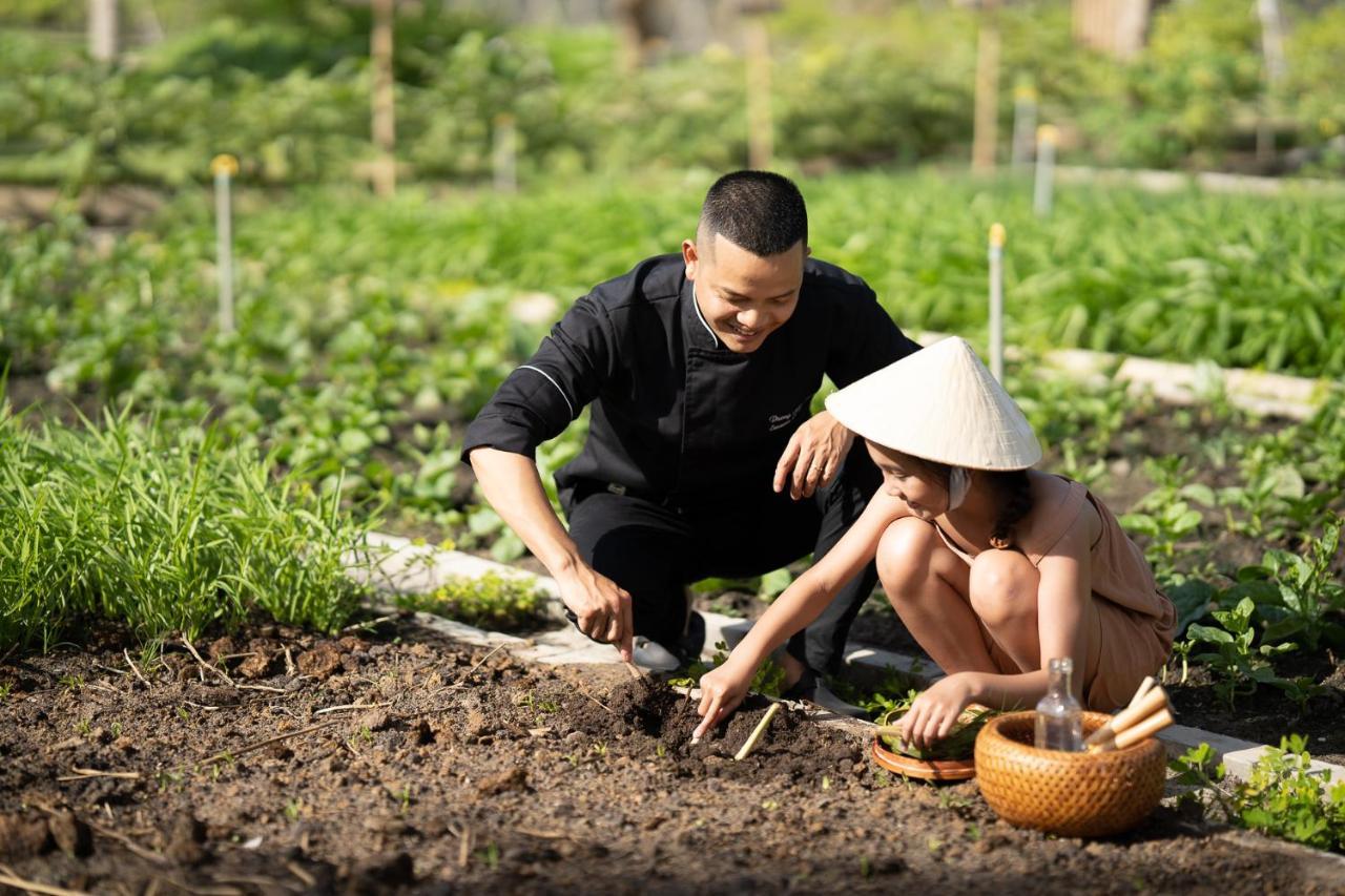 胡深海滩美丽亚度假村 后川 外观 照片 A Vietnamese farmer