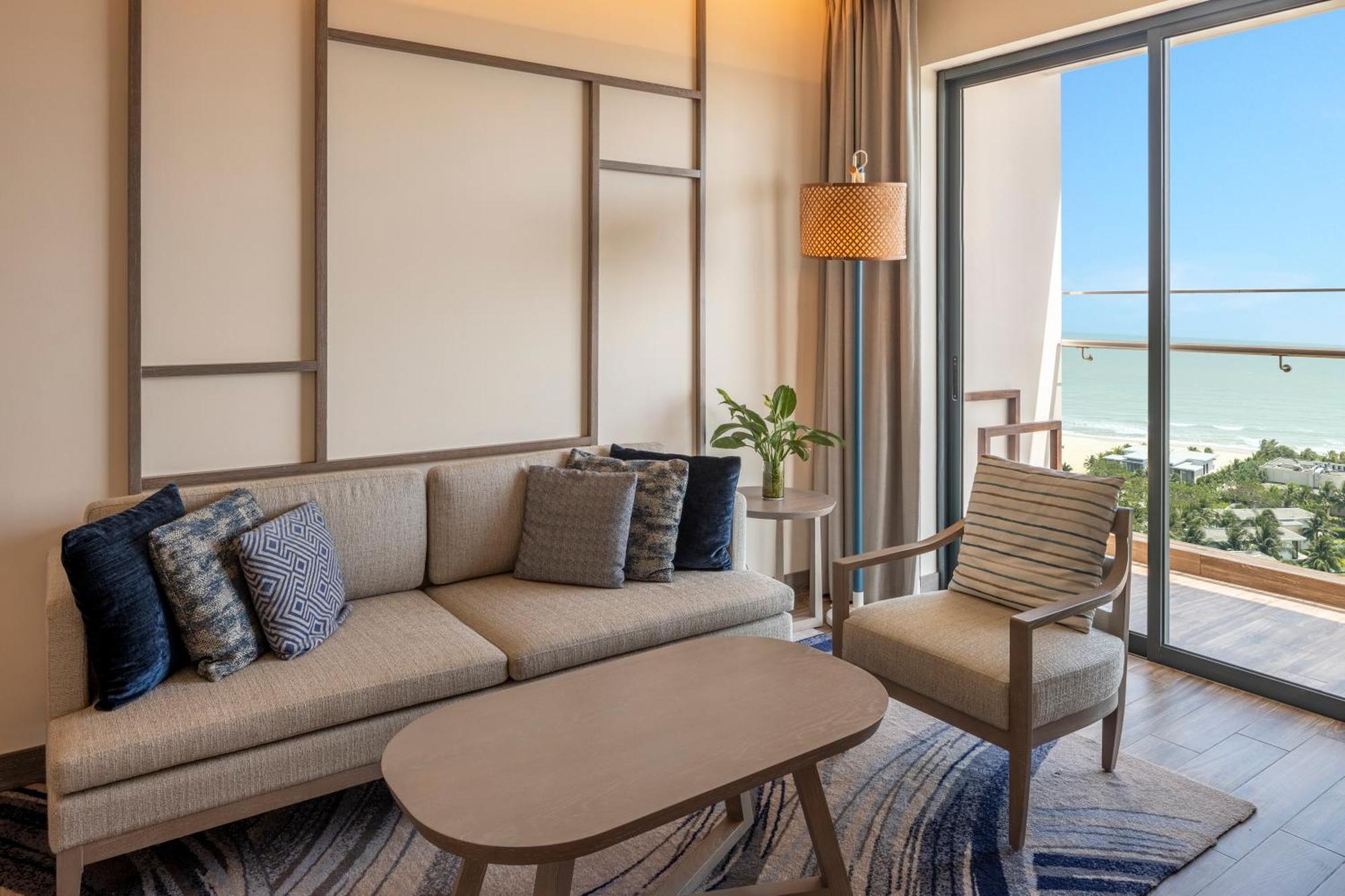 胡深海滩美丽亚度假村 后川 外观 照片 A living room at the hotel