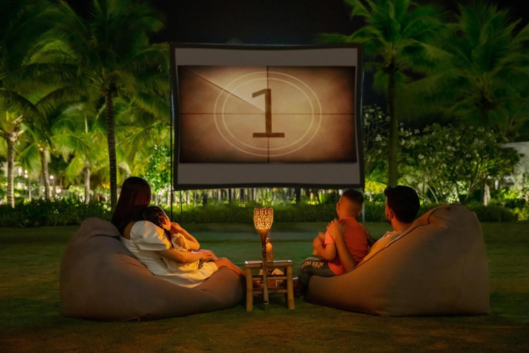 胡深海滩美丽亚度假村 后川 外观 照片 Outdoor movie at The Village