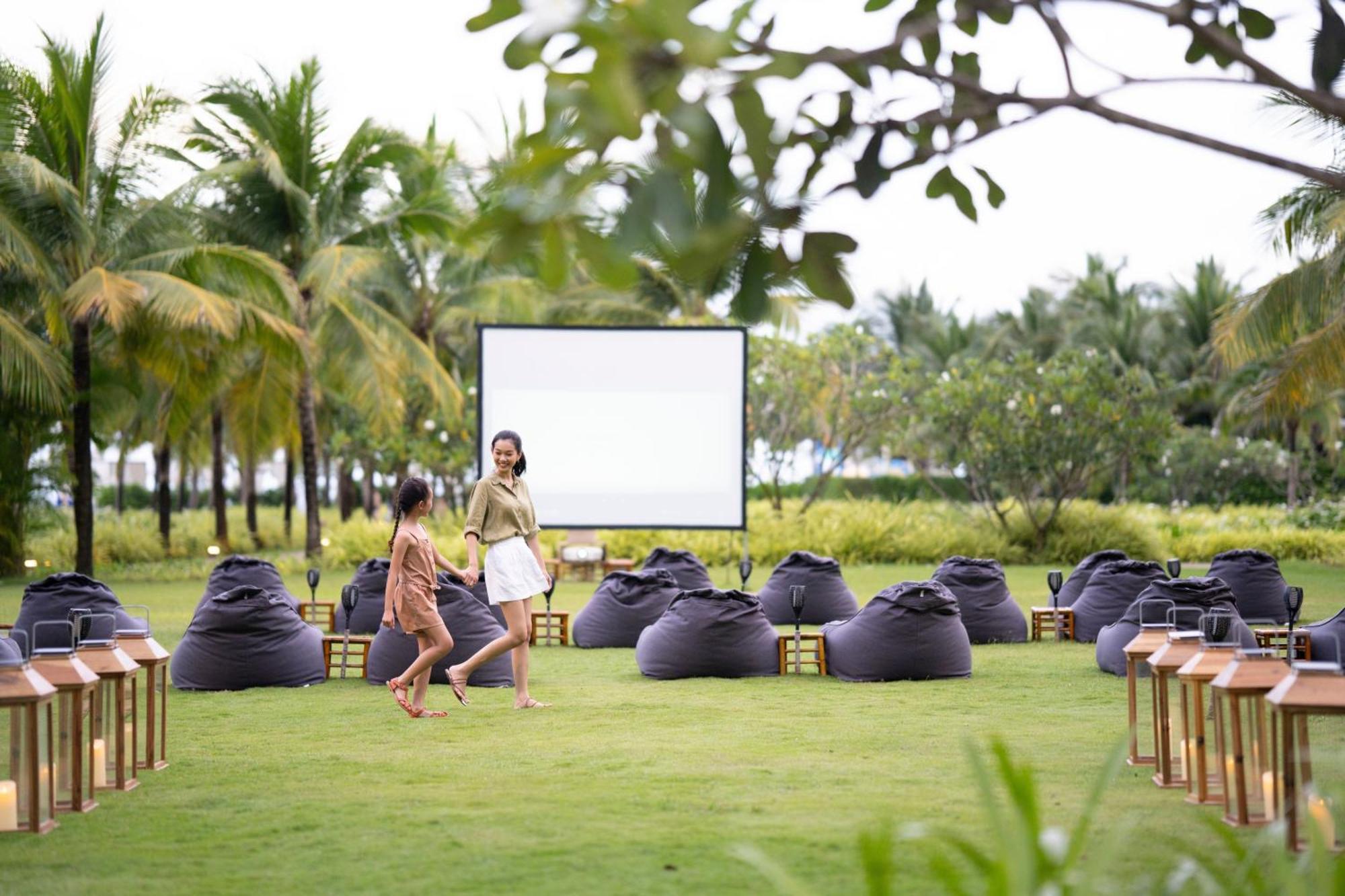 胡深海滩美丽亚度假村 后川 外观 照片 The lawn at the resort