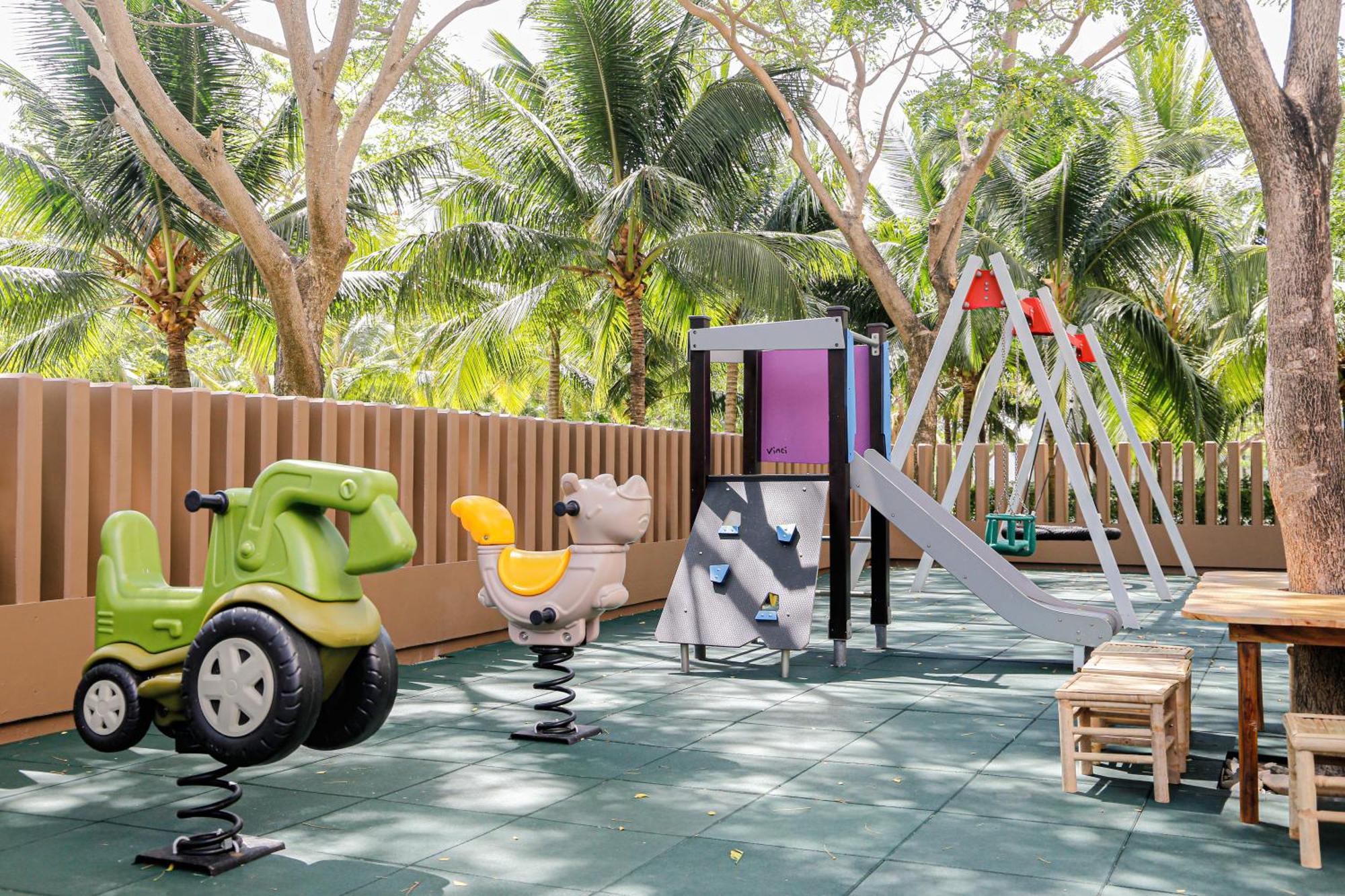 胡深海滩美丽亚度假村 后川 外观 照片 Playground at the hotel